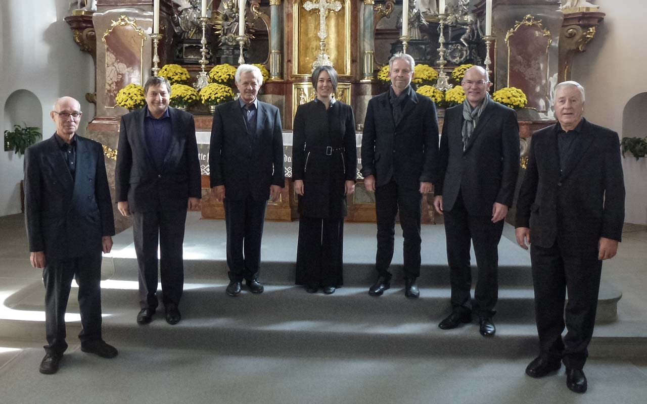 Die Choralgruppe des Kirchenchor Schwyz unter der Leitung von Katja Lasssauer